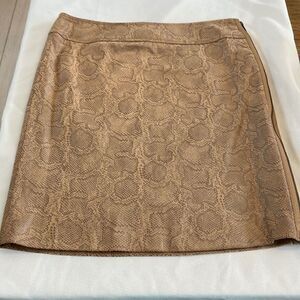 WOMAN BRAND SNAKE PRINT MACHINE WASHABLE MINI SKIRT.  NEW WITH TAGS